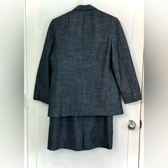 The Regalia Collection Ladies Suit - Picture 2 of 16